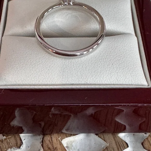 GIA Certified 0.58 CT Princess-Cut Diamond Ring – 18K White Gold & Platinum - Picture 5 of 5